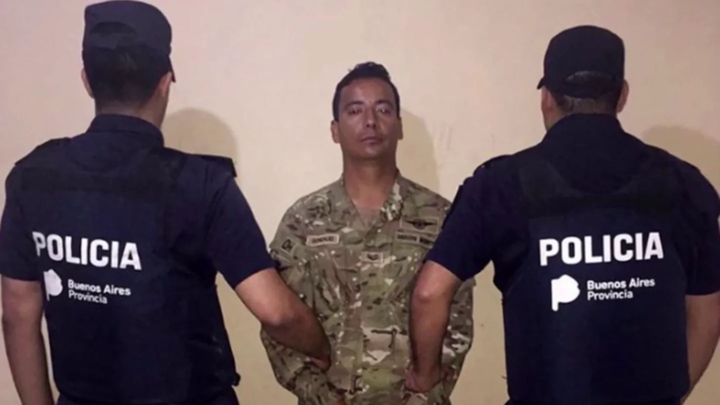 Detienen a un militar acusado de asesinar y descuartizar a su mujer en Argentina Detienen a un militar acusado de asesinar y descuartizar a su mujer en Argentina