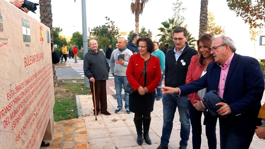 Díaz posa junto al alcalde de Vicar, Antonio Bonilla, la candidata al parlamento de Andalucia, Gracia Fernandez y el secretario general del PSOE Almería, José Luis Sánchez Díaz posa junto al alcalde de Vicar, Antonio Bonilla, la candidata al parlamento de Andalucia, Gracia Fernandez y el secretario general del PSOE Almería, José Luis Sánchez