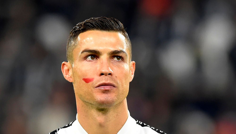Cristiano Ronaldo, con la cara pintada de rojo