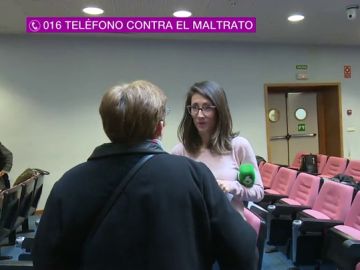 La dura realidad de las mujeres mayores de 60 años que sufren violencia machista: "Para que mis hijos no me escucharan discutir me dejaba" La dura realidad de las mujeres mayores de 60 años que sufren violencia machista: "Para que mis hijos no me escucharan discutir me dejaba"