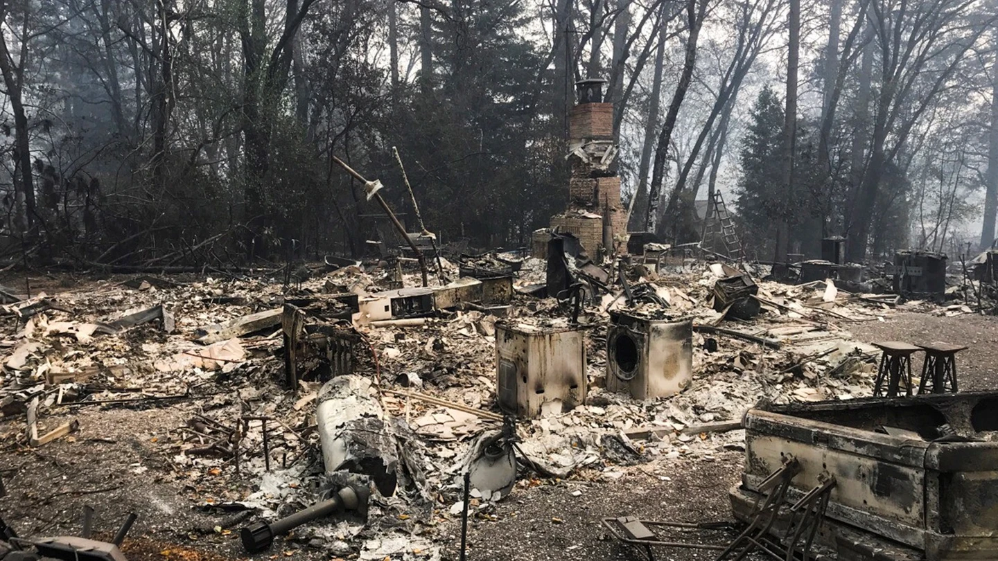 Estampa que dejan los incendios en California Estampa que dejan los incendios en California