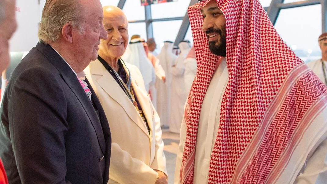 El Rey Juan Carlos se fotografía con el príncipe heredero saudí 