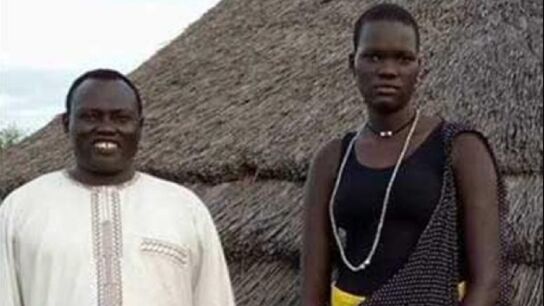 Imagen de la menor subastada en Facebook