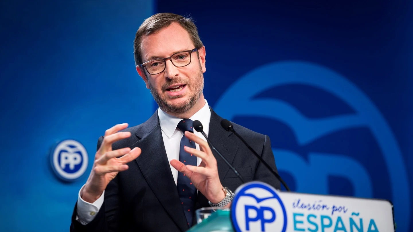 Javier Maroto ante los medios de comunicación Javier Maroto ante los medios de comunicación