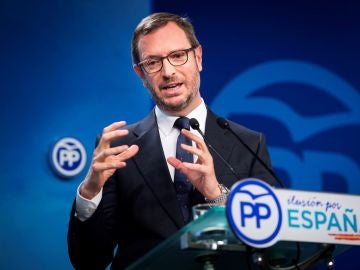 Javier Maroto ante los medios de comunicación Javier Maroto ante los medios de comunicación