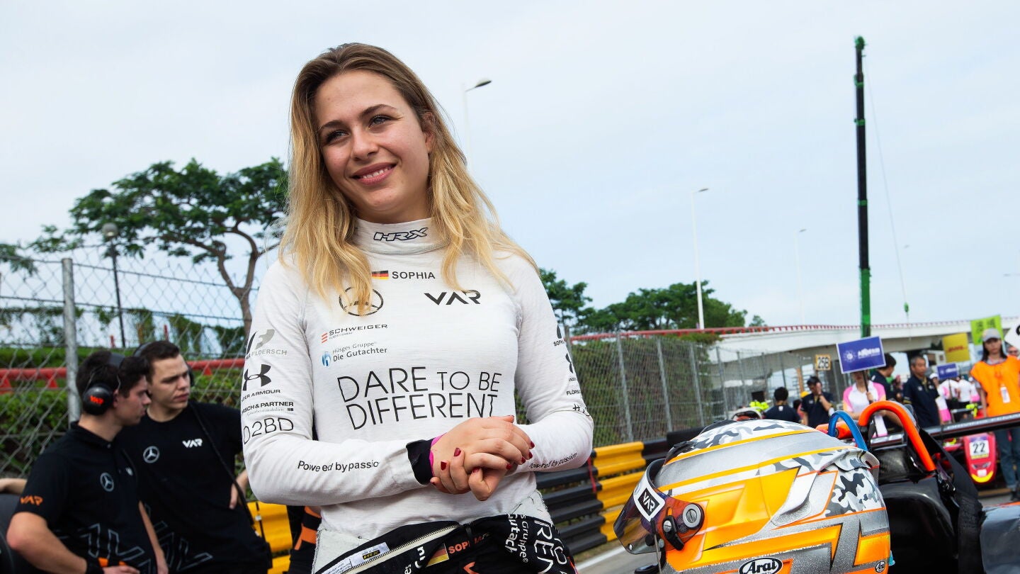 Sophia Floersch antes de disputar el Gran Premio de Macao
