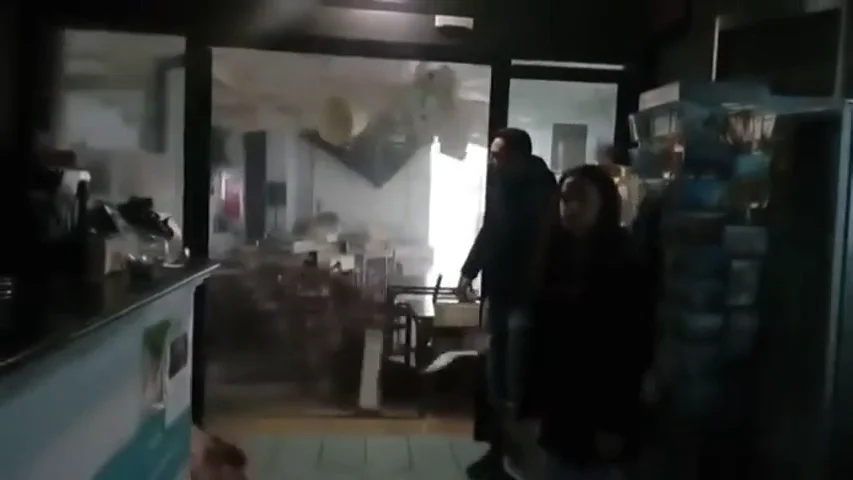 Impresionante tornado en Italia que arrasa con un restaurante 