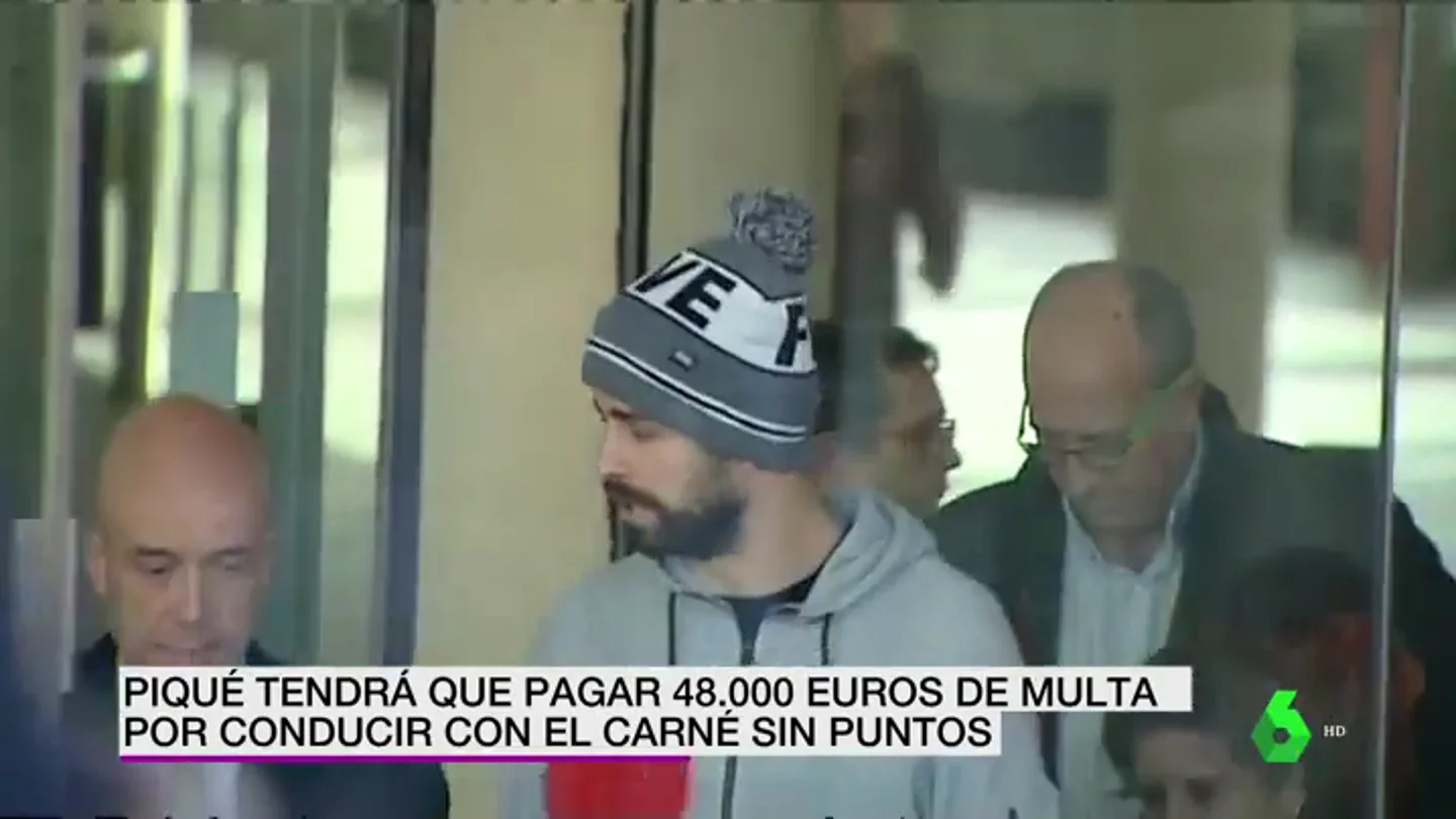 Gerard Piqué acepta una multa de 48.000 euros por conducir sin puntos el pasado mes de agosto Gerard Piqué acepta una multa de 48.000 euros por conducir sin puntos el pasado mes de agosto