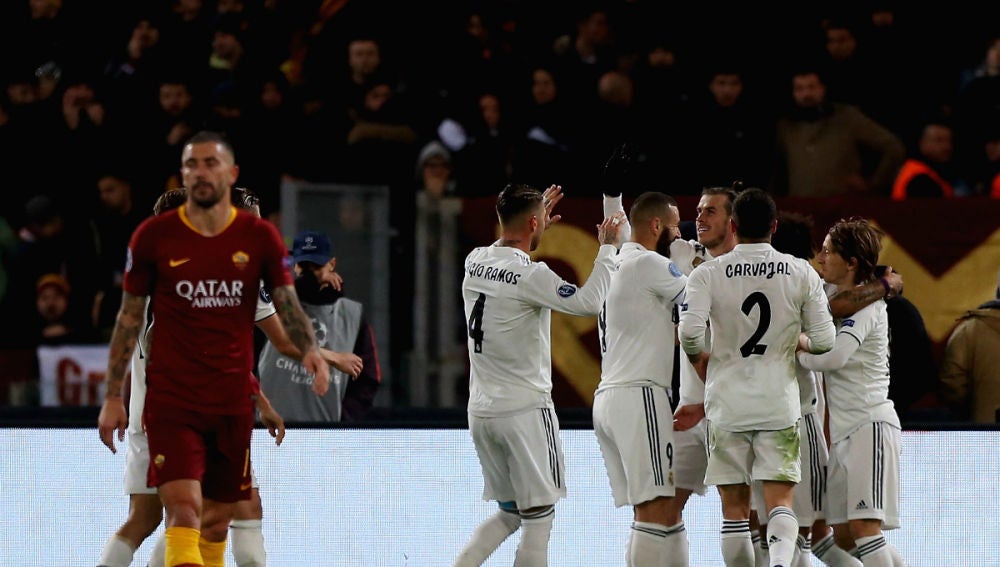 El Real Madrid celebra un gol ante la Roma