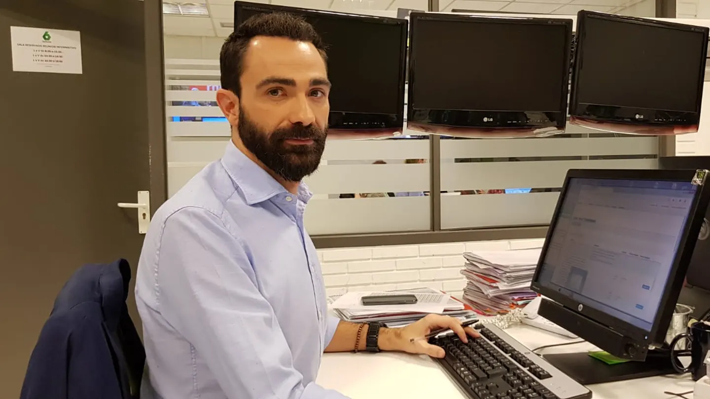 El periodista Joaquín Castellón responde las dudas de los usuarios sobre Informe Implantes El periodista Joaquín Castellón responde las dudas de los usuarios sobre Informe Implantes