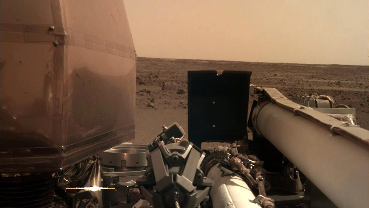 Nueva imagen de la sonda InSight tras su llegada a Marte Nueva imagen de la sonda InSight tras su llegada a Marte