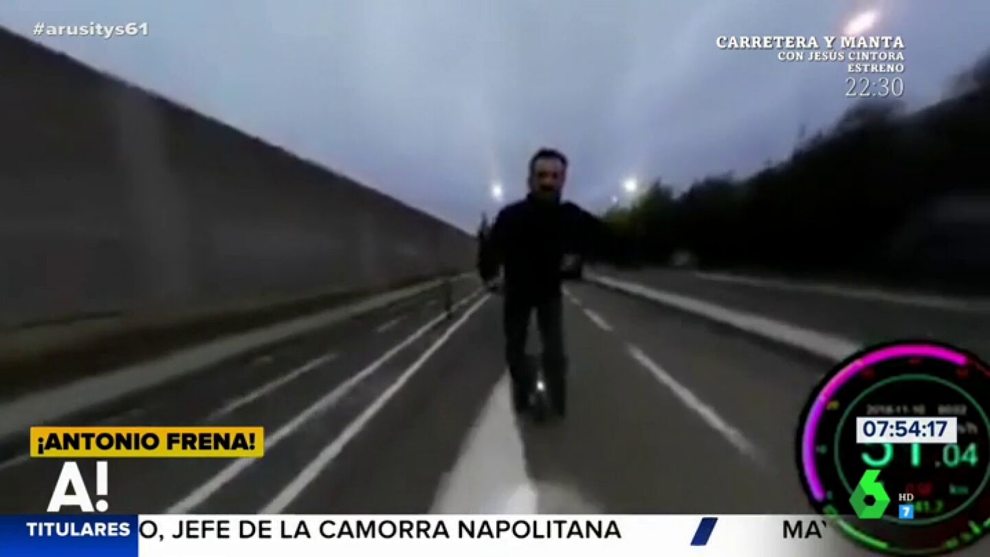 Un hombre graba su ca&iacute;da en monociclo al perder el equilibrio por culpa del postureo