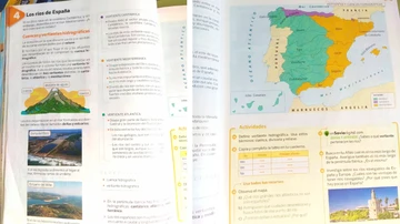Libro de 6º de Primaria utilizado en un colegio de Granada
