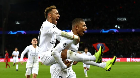 Neymar y Mbappé, eufóricos con el gol del PSG Neymar y Mbappé, eufóricos con el gol del PSG