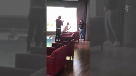 La sorpresa de Joaquín en la pedida de mano de una pareja bética La sorpresa de Joaquín en la pedida de mano de una pareja bética