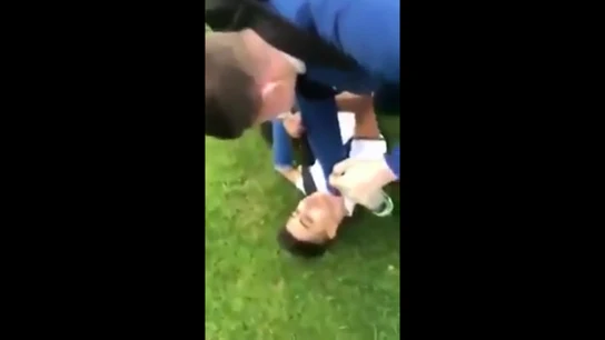 Un joven británico agrede a un refugiado Un joven británico agrede a un refugiado
