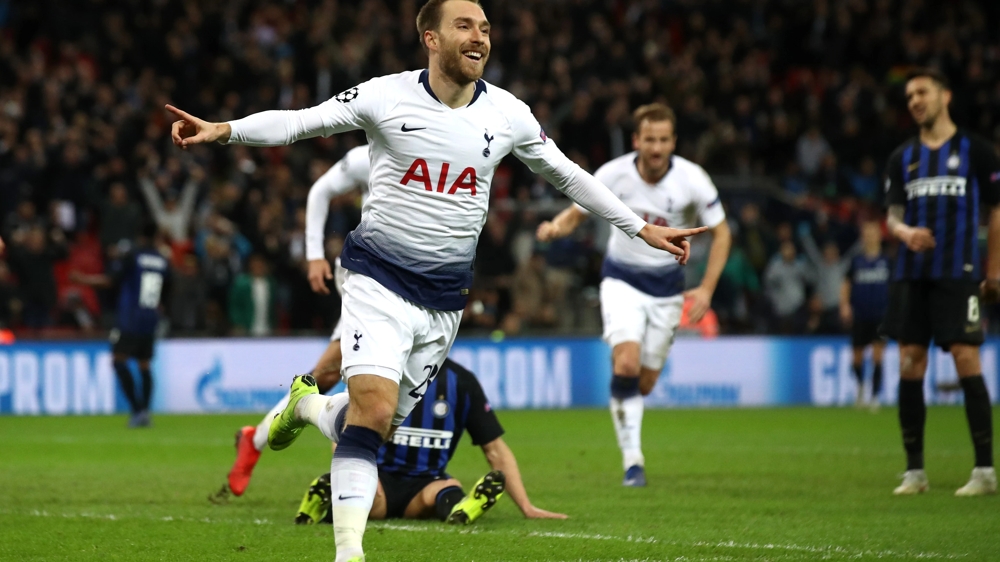 Eriksen celebra su gol con el Tottenham 