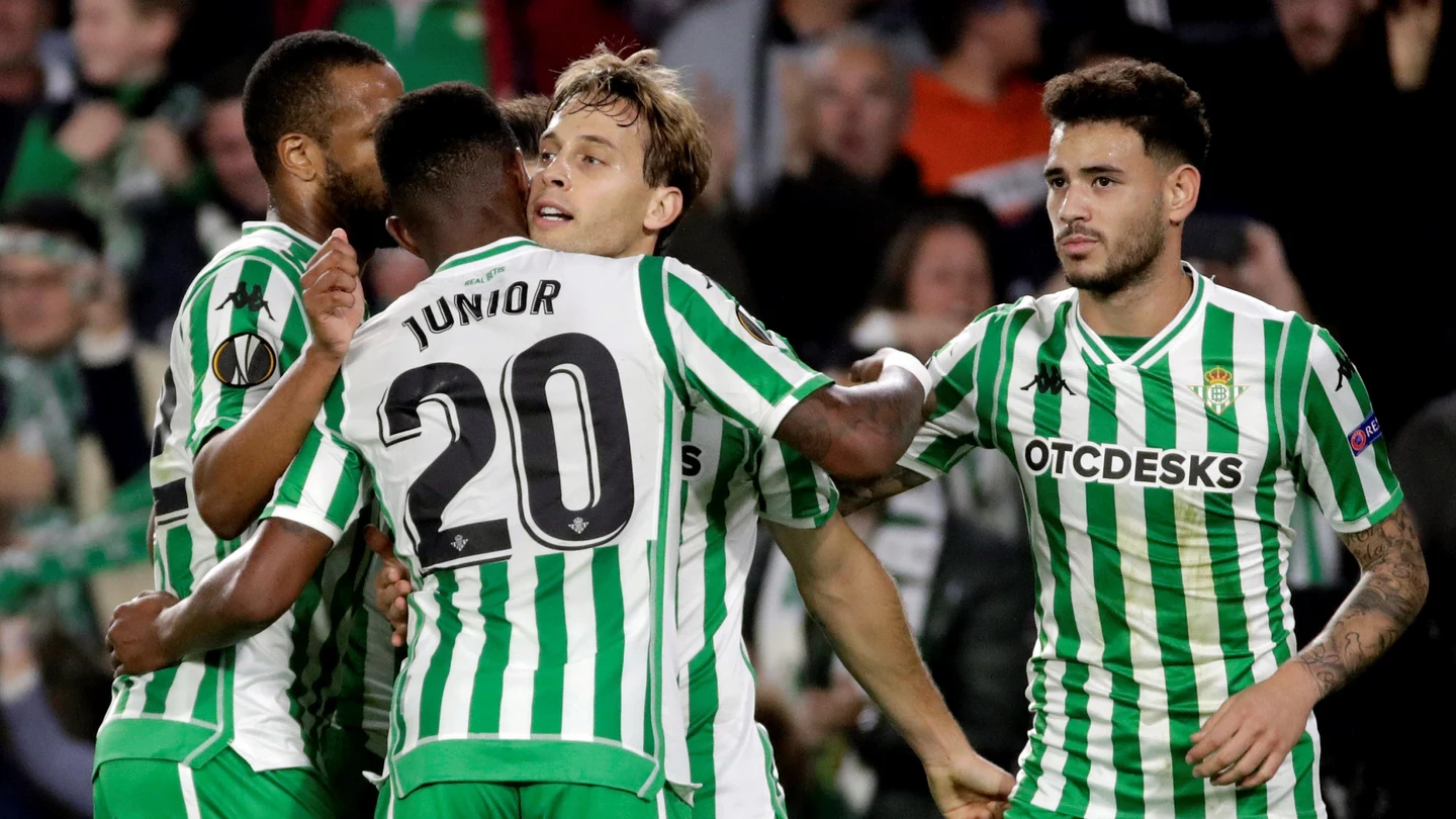 Canales celebra su gol ante el Olympiacos Canales celebra su gol ante el Olympiacos