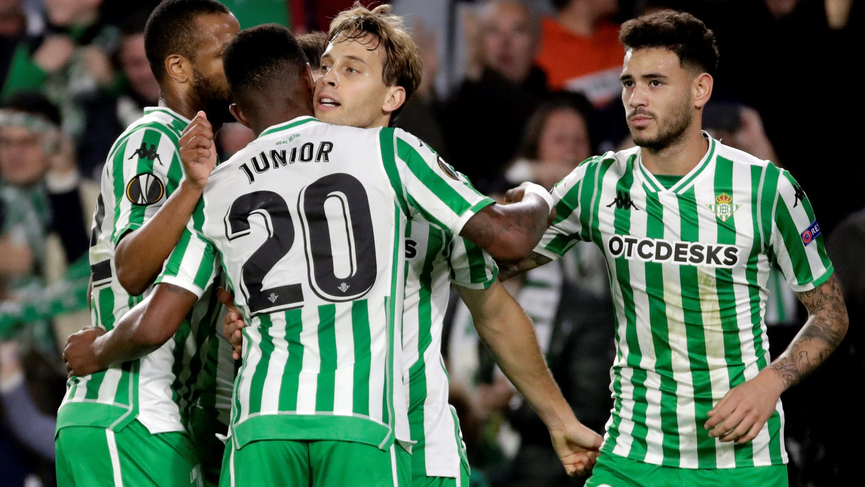 Canales celebra su gol ante el Olympiacos