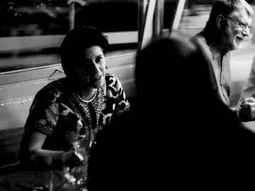 Aunque entienden todos esas lenguas, la mayoría solamente habla el idioma de su familia Aunque entienden todos esas lenguas, la mayoría solamente habla el idioma de su familia