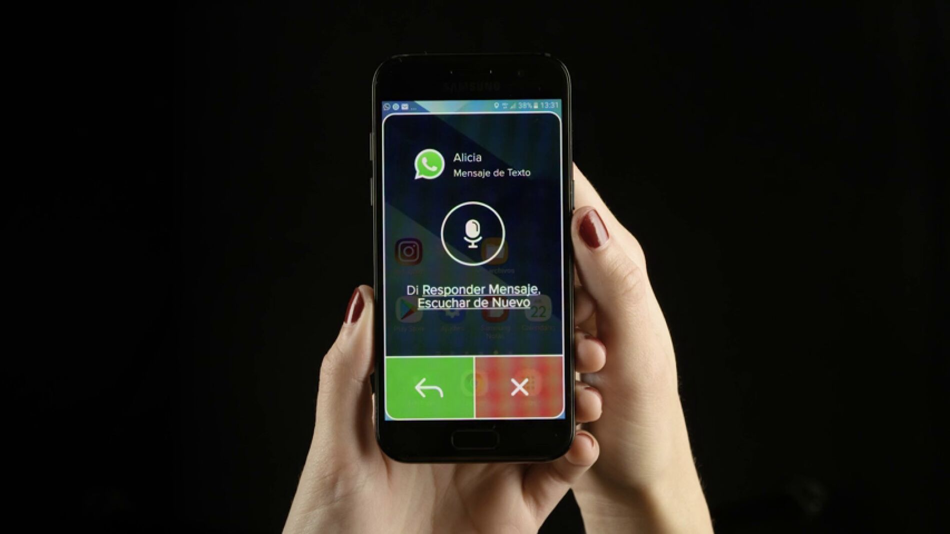 Cómo usar Whatsapp con manos libres