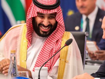 Vladimir Putin junto al príncipe heredero saudí en la cubre del G20 Vladimir Putin junto al príncipe heredero saudí en la cubre del G20