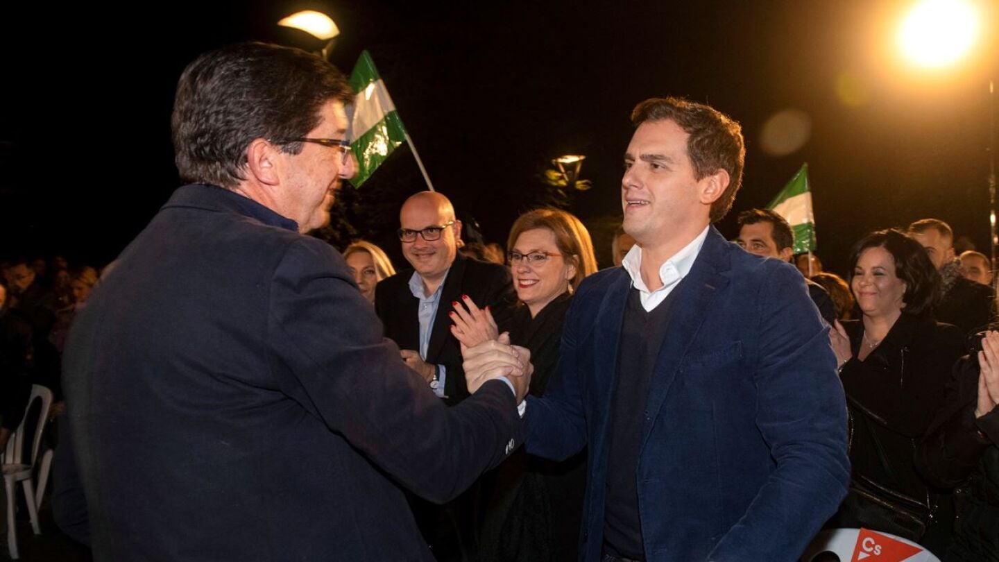 Juan Mar&iacute;n con Albet Rivera durante un acto electoral