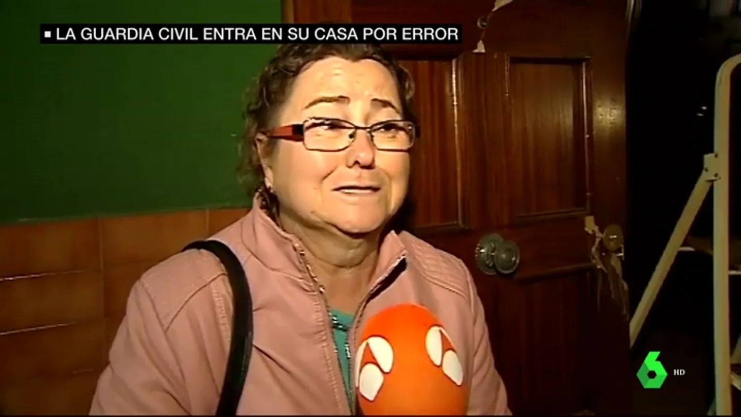 La Guardia Civil confunde un domicilio y causa el pánico en una familia: les apuntaron con metralletas al creer que eran sospechosos La Guardia Civil confunde un domicilio y causa el pánico en una familia: les apuntaron con metralletas al creer que eran sospechosos