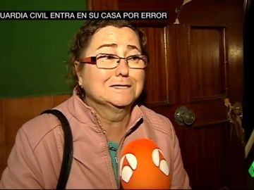 La Guardia Civil confunde un domicilio y causa el pánico en una familia: les apuntaron con metralletas al creer que eran sospechosos La Guardia Civil confunde un domicilio y causa el pánico en una familia: les apuntaron con metralletas al creer que eran sospechosos