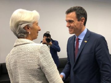 La directora gerente del Fondo Monetario Internacional, Christine Lagarde, junto a Pedro Sánchez La directora gerente del Fondo Monetario Internacional, Christine Lagarde, junto a Pedro Sánchez