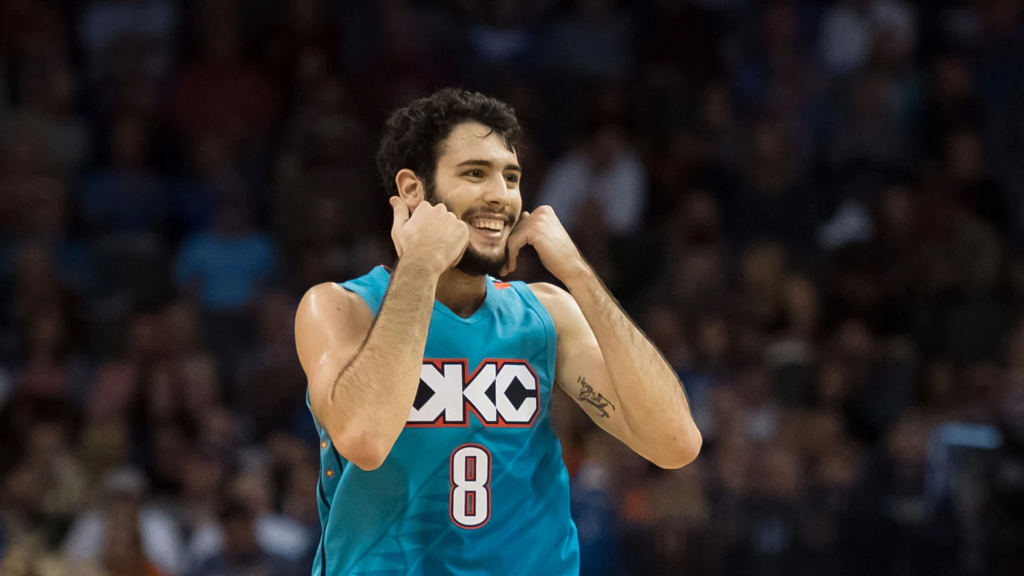 Álex Abrines celebra una canasta con los Thunder Álex Abrines celebra una canasta con los Thunder