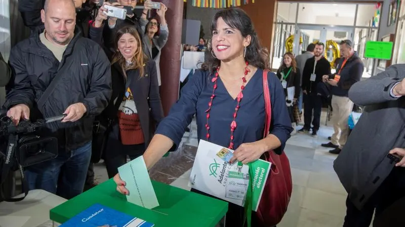 Teresa Rodríguez acude a votar en las elecciones andaluzas