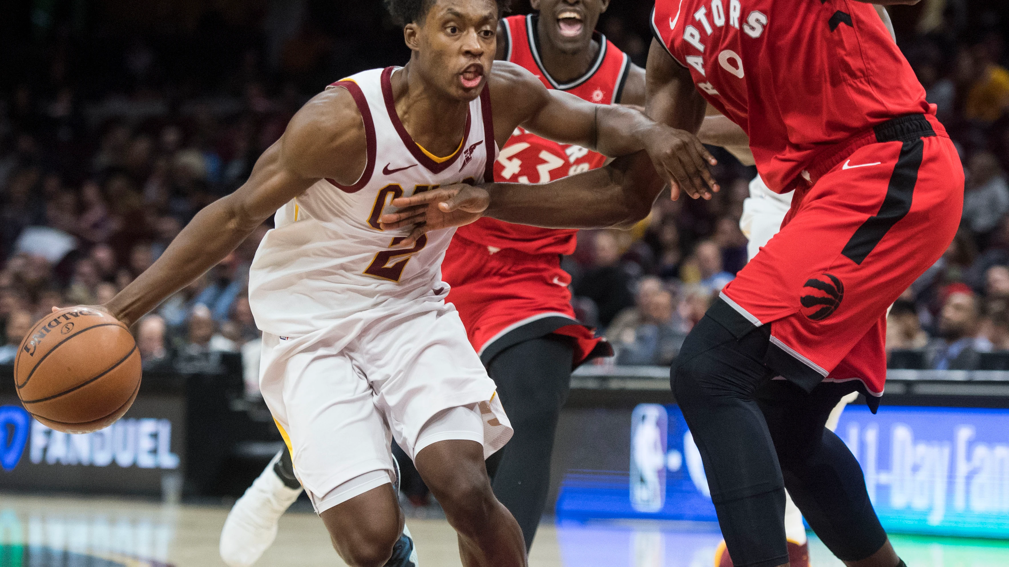 Serge Ibaka defiende ante Collin Sexton