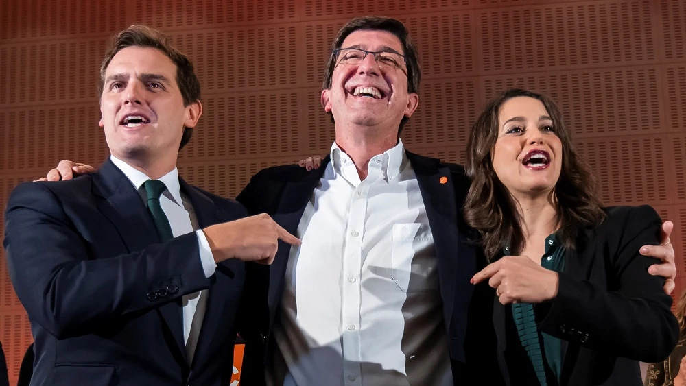 El candidato a la presidencia de la Junta por Ciudadanos, Juan Marín, junto a Rivera y Arrimadas