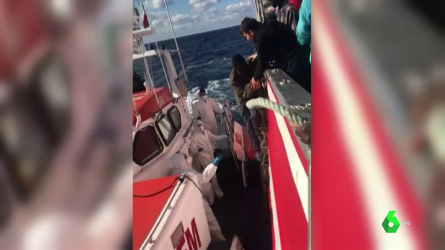 El pesquero 'Nuestra Madre de Loreto' entrega a Malta a los 11 migrantes rescatados en el Mediterr&aacute;neo