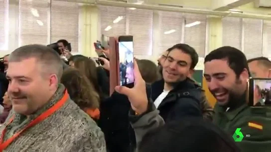 Los apoderados de Vox que increparon a Susana Díaz Los apoderados de Vox que increparon a Susana Díaz
