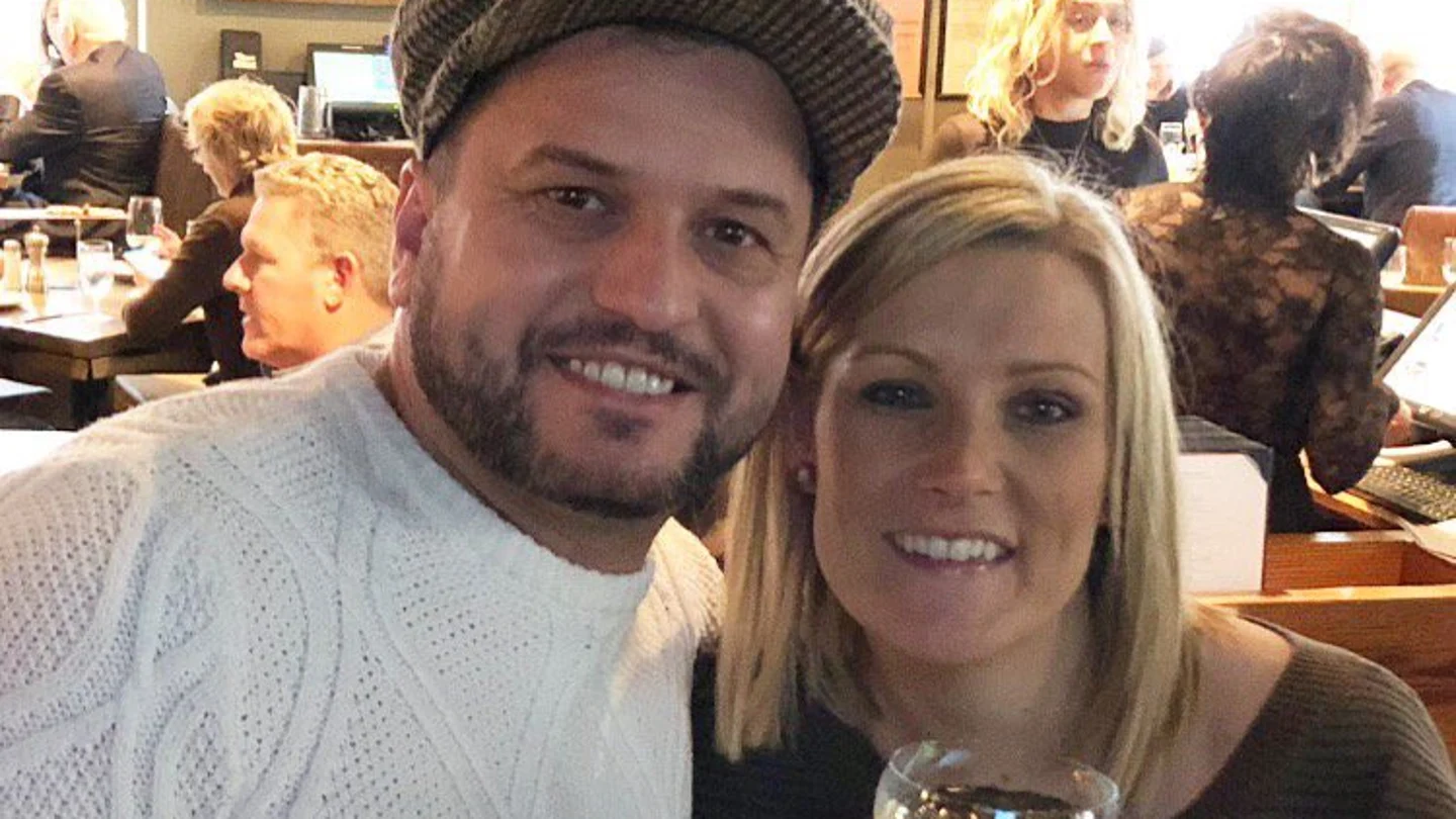 La pareja que perdió su anillo de compromiso en Times Square La pareja que perdió su anillo de compromiso en Times Square