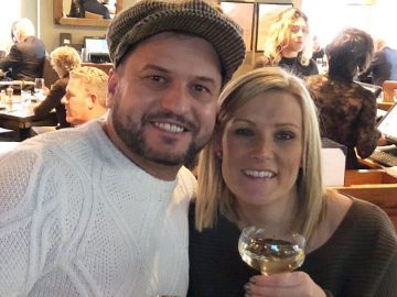 La pareja que perdió su anillo de compromiso en Times Square La pareja que perdió su anillo de compromiso en Times Square