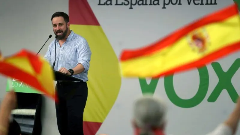 El presidente nacional de VOX, Santiago Abascal interviene en un acto celebrado en Barcelona