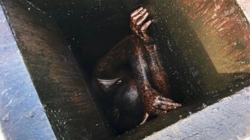 El hombre rescatado entre la grasa del conducto de ventilación