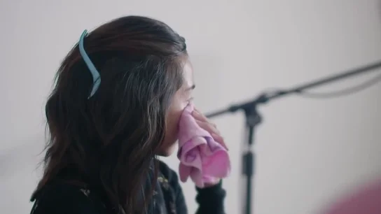 ¿Pagarías a alguien para que se sentara contigo a llorar viendo una película? Descubre quién lo hace y por qué ¿Pagarías a alguien para que se sentara contigo a llorar viendo una película? Descubre quién lo hace y por qué