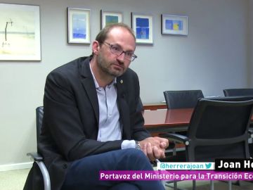 La guerra para expulsar a los peatones de las ciudades: "¿Tiene sentido que cuando la mayoría de gente no tiene carnet el espacio sea para el coche?" La guerra para expulsar a los peatones de las ciudades: "¿Tiene sentido que cuando la mayoría de gente no tiene carnet el espacio sea para el coche?"