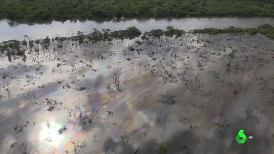 Imagen de la Bahía de Guanabara, en Brasil, inundada por petróleo Imagen de la Bahía de Guanabara, en Brasil, inundada por petróleo