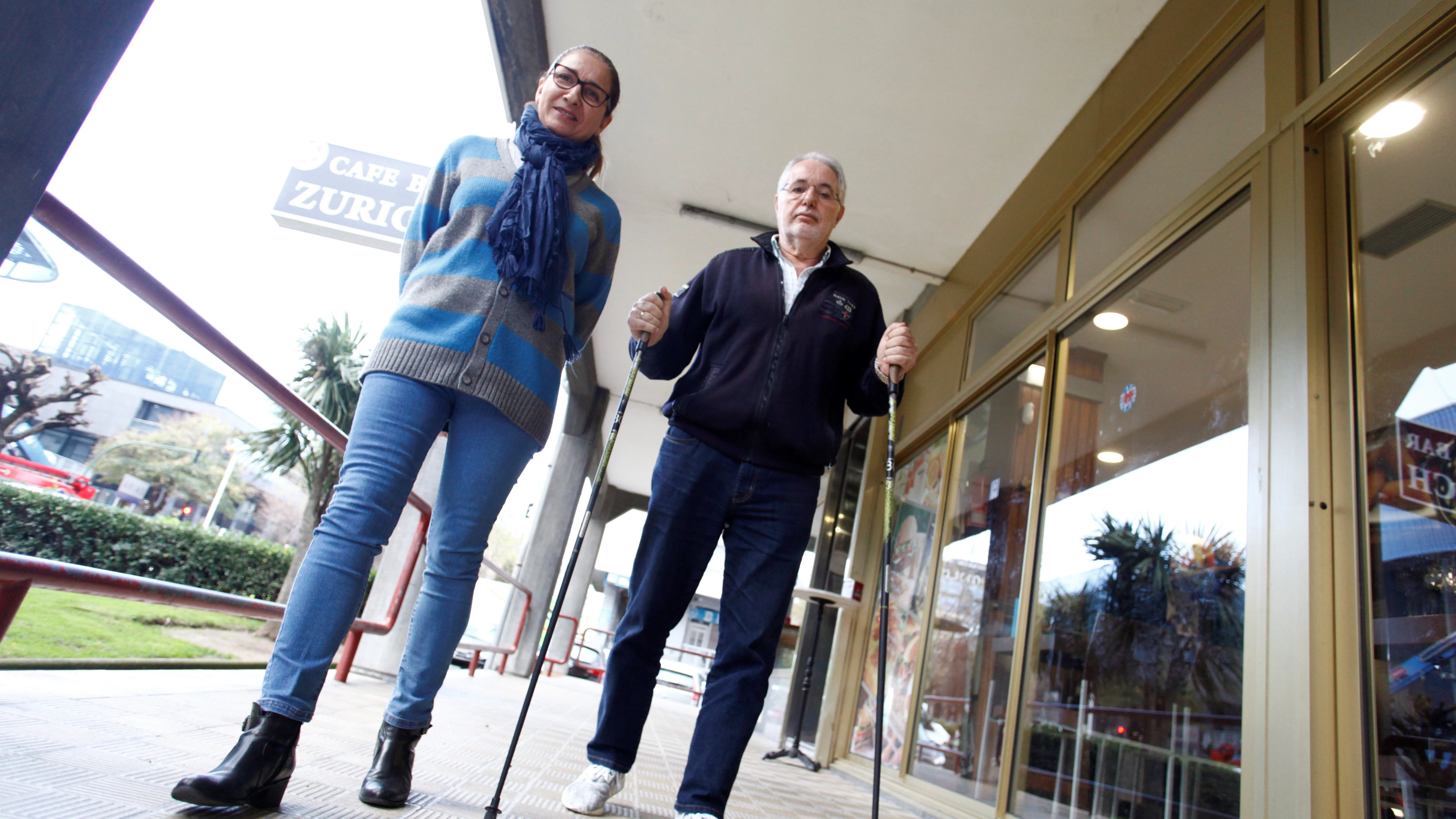 Imagen de dos portadores de ataxia, una enfermedad rara que comparten Galicia y Japón