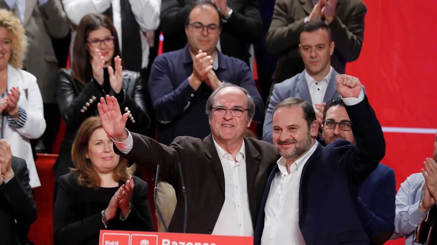 El ministro de Fomento, José Luis Ábalos, junto a Ángel Gabilondo El ministro de Fomento, José Luis Ábalos, junto a Ángel Gabilondo