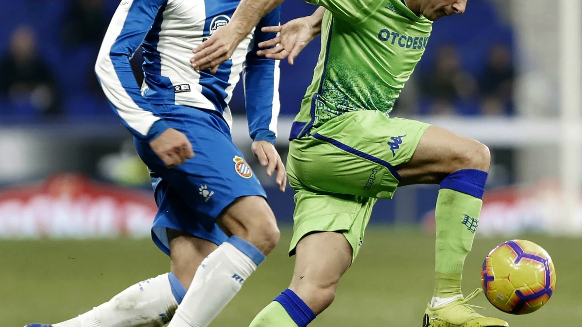 Joaquín, en una acción ante el Espanyol