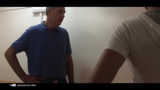 Xavier García Albiol, ante unos okupas: el último vídeo electoral del dirigente popular Xavier García Albiol, ante unos okupas: el último vídeo electoral del dirigente popular