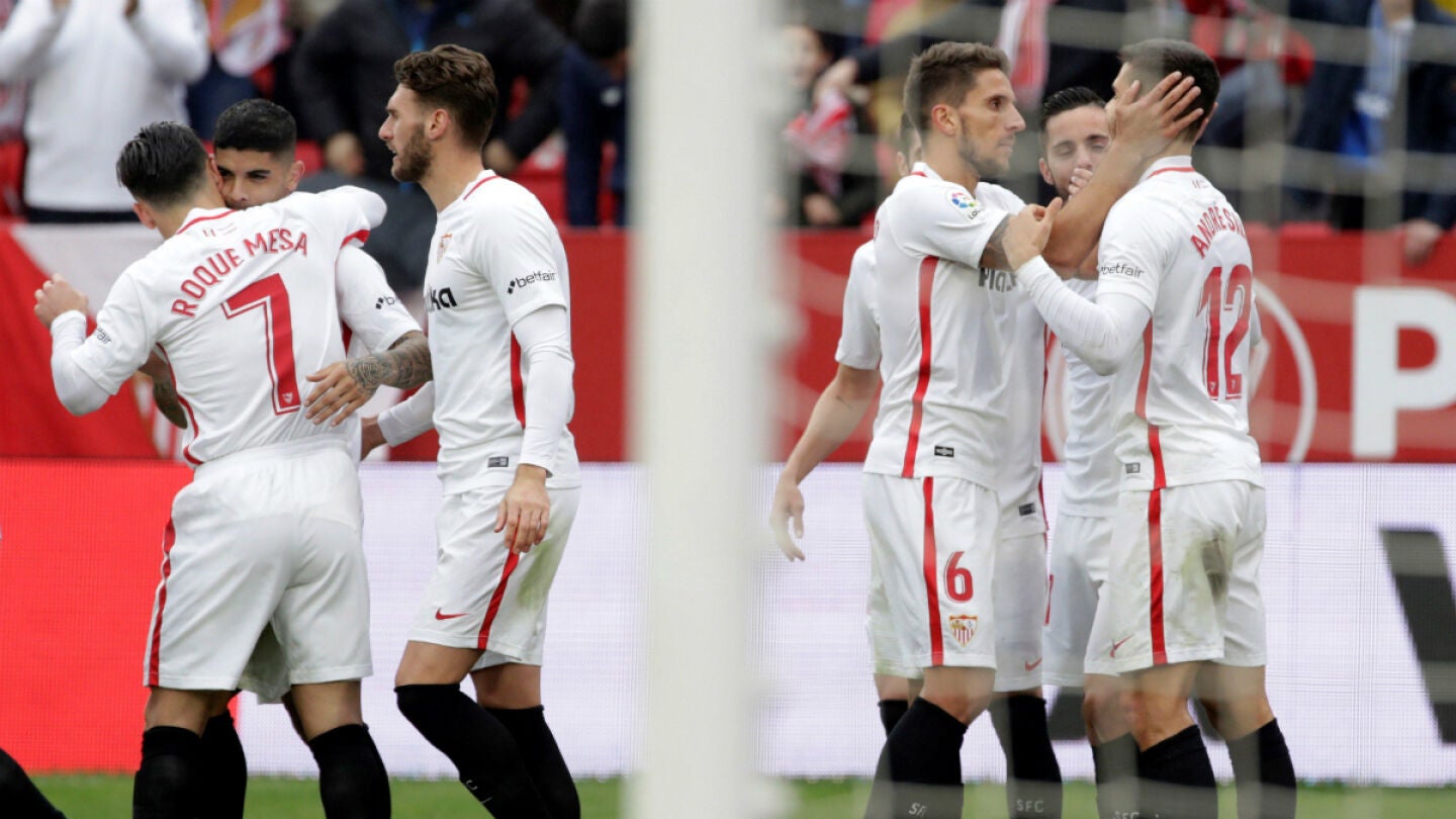 El Sevilla celebra un gol