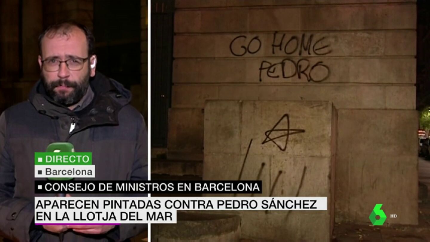 Pintadas contra S&aacute;nchez en la sede donde se celebrar&aacute; el Consejo de Ministros