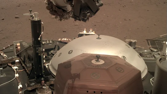 Superficie de la plataforma de aterrizaje de InSight  Superficie de la plataforma de aterrizaje de InSight